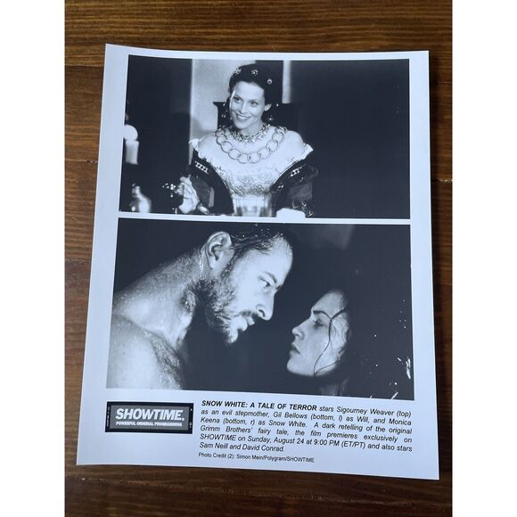 Press Photo Sigourney Weaver and Sam Neill in "Snow White: A Tale of Terror" - Picture 3 of 4